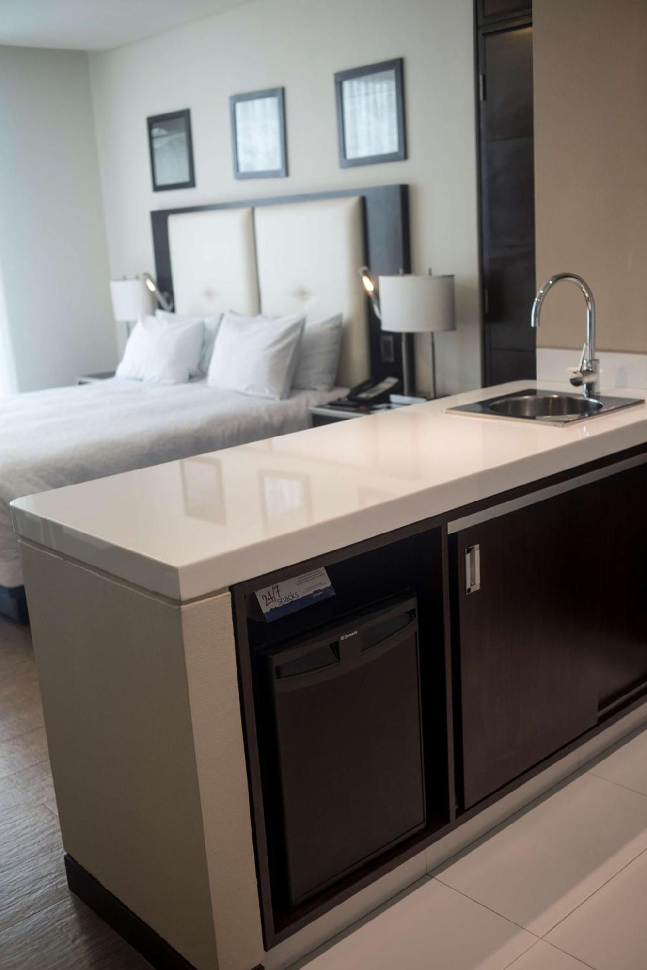 Готель Hampton By Hilton Santa Cruz Санта-Крус-де-ла-Сьєрра Екстер'єр фото