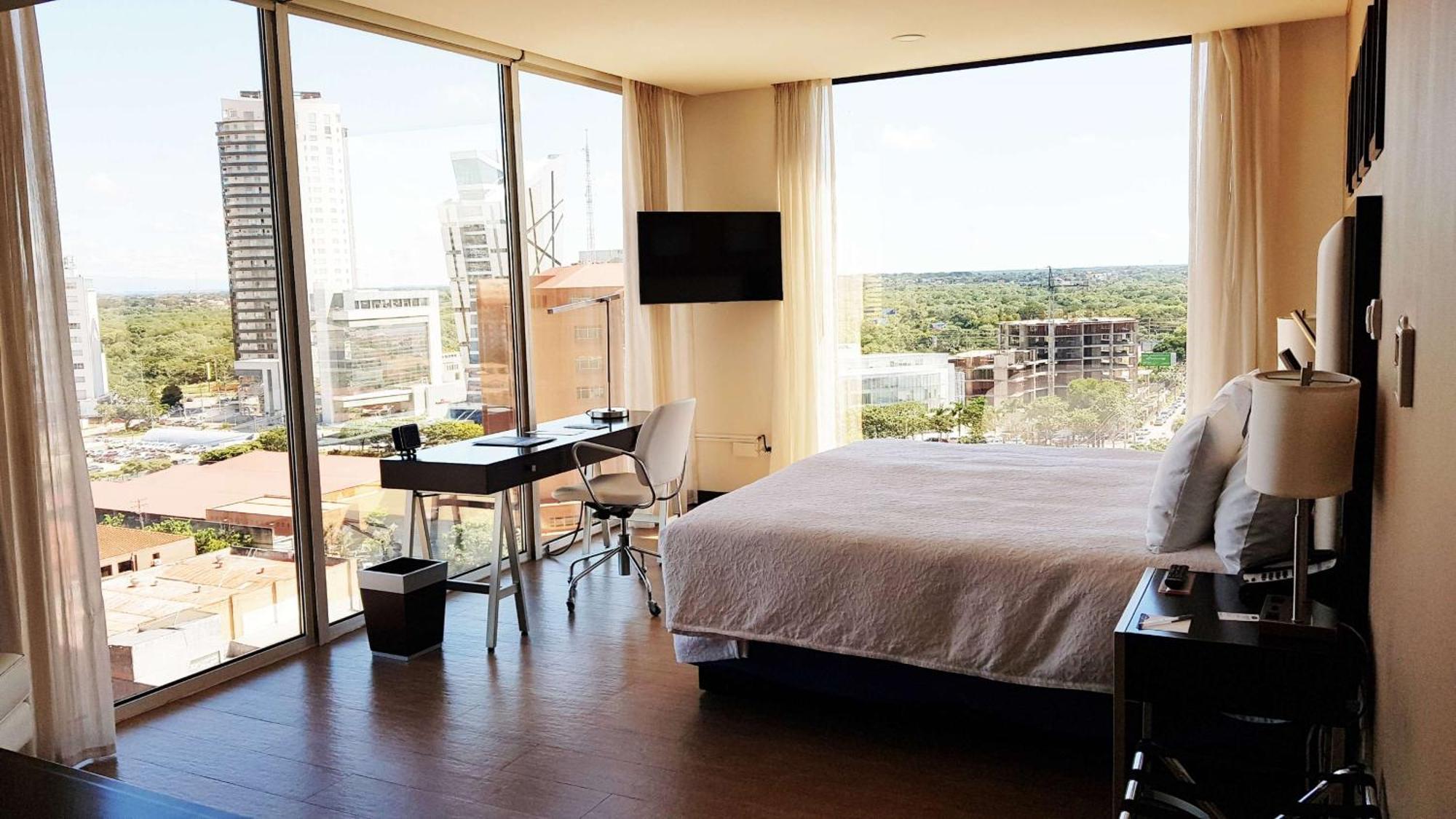Готель Hampton By Hilton Santa Cruz Санта-Крус-де-ла-Сьєрра Екстер'єр фото