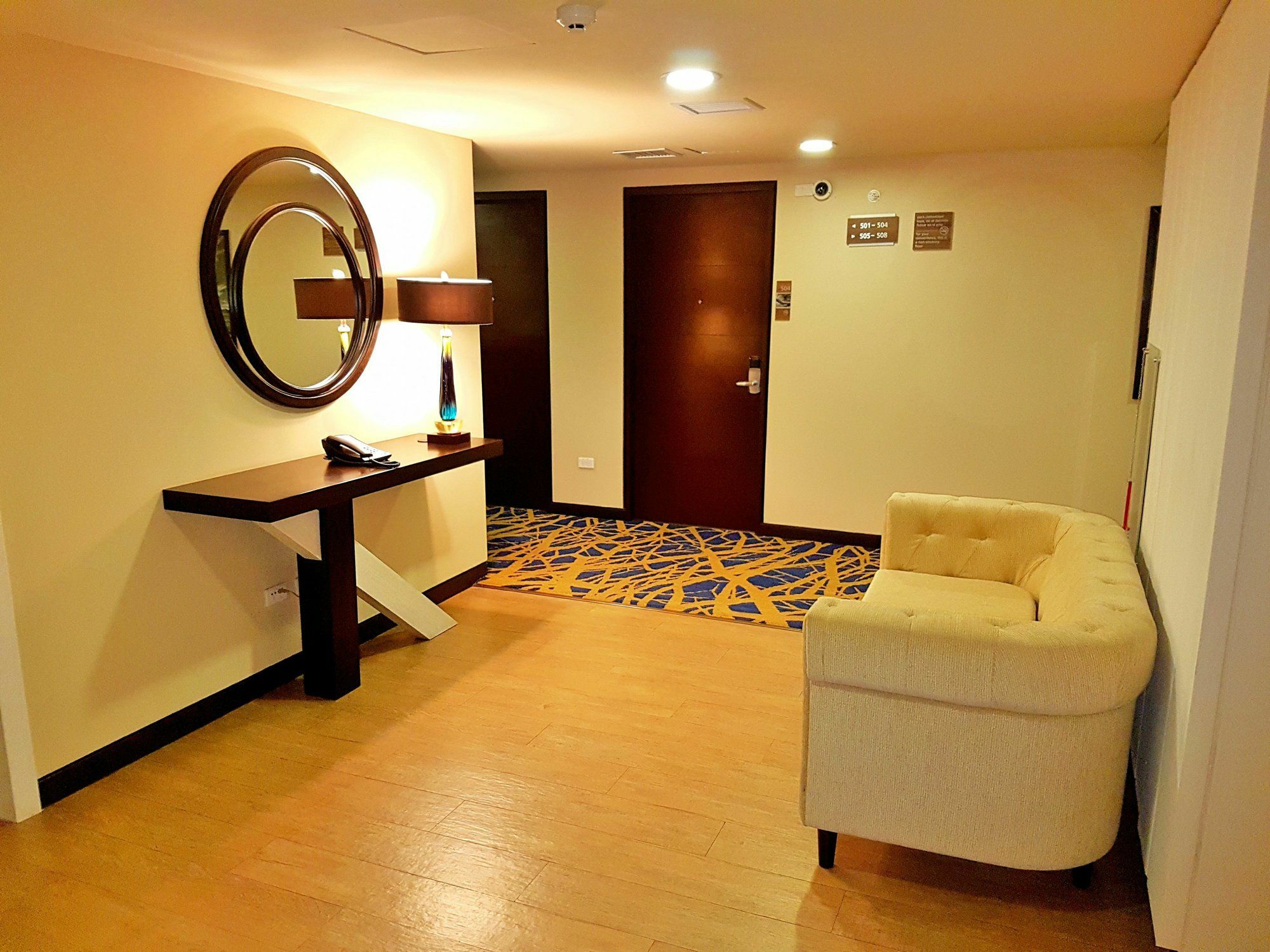 Готель Hampton By Hilton Santa Cruz Санта-Крус-де-ла-Сьєрра Екстер'єр фото